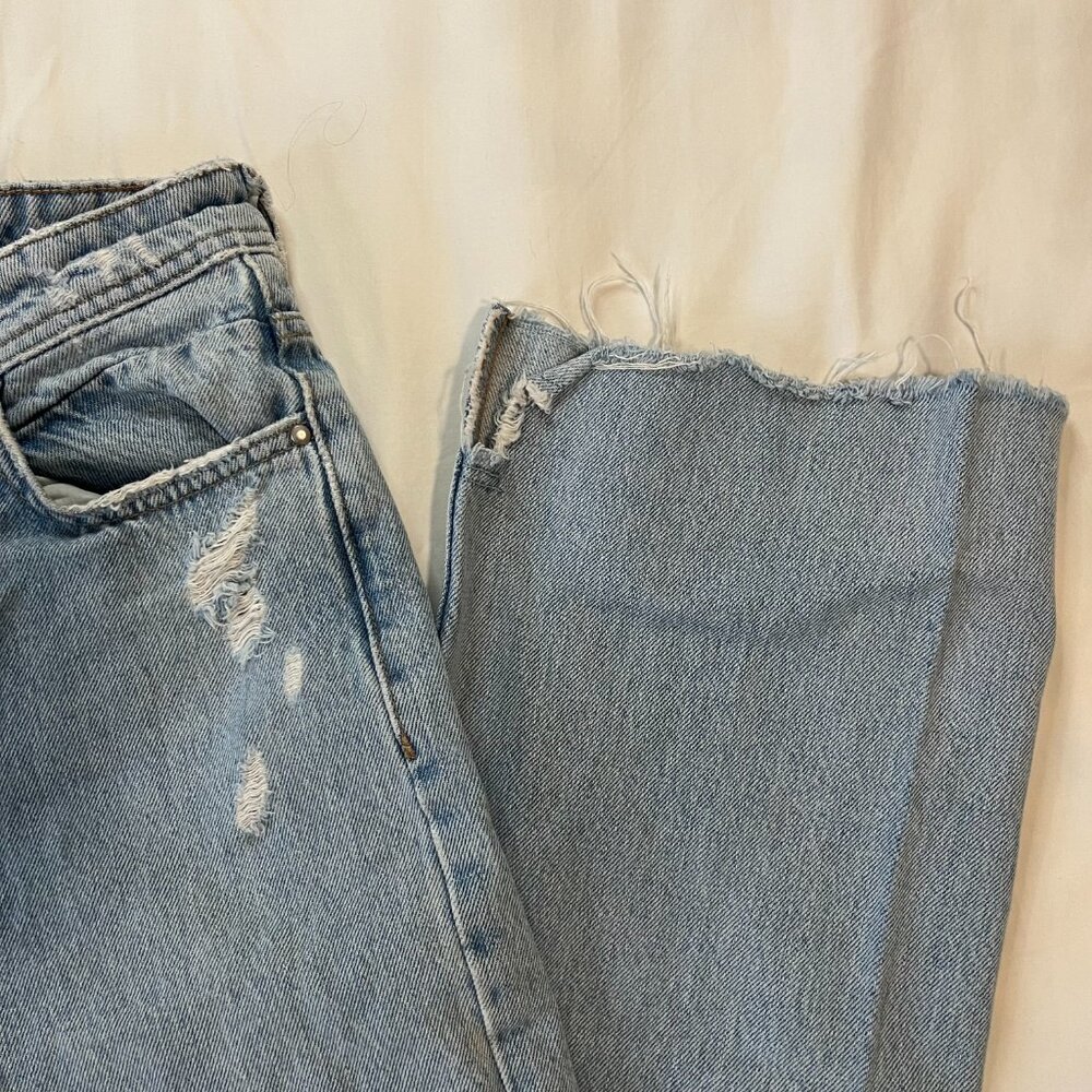 Zara Hi-Rise Cropped Wide Leg Fringe Cuff Light Wash Denim Jeans | Size 4 - Picture 2 of 10